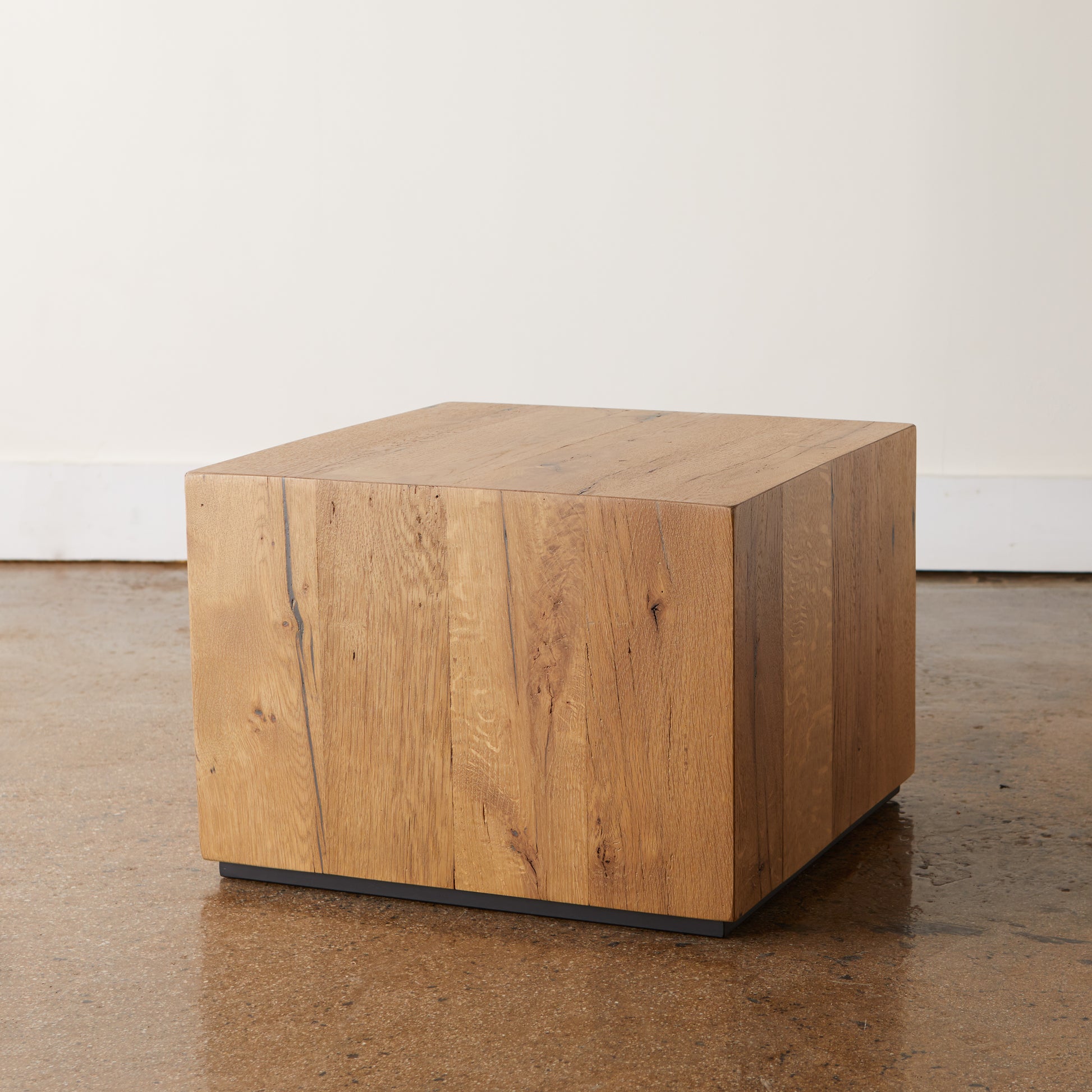 Reclaimed Margot Mouse Stump table