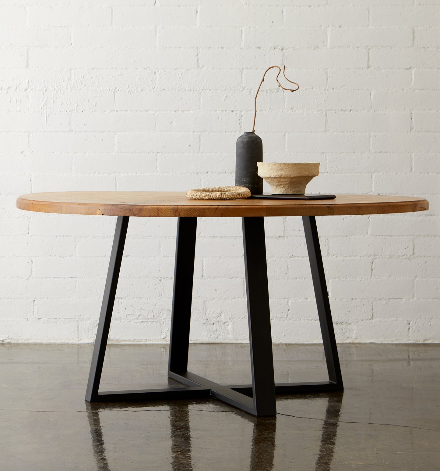 The wooden Gathering Table - Natural